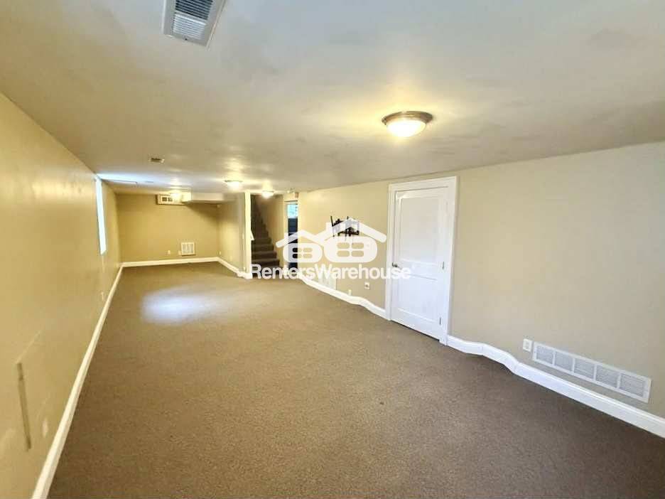 Building Photo - 3347 N Lyndale Ave