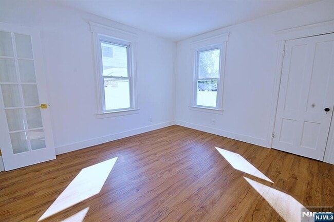 Building Photo - 16 Clarke St