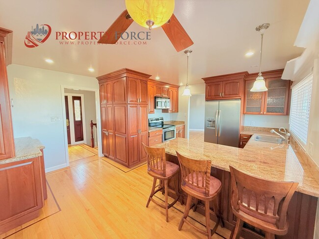 Building Photo - 3145 Alanhill Ln