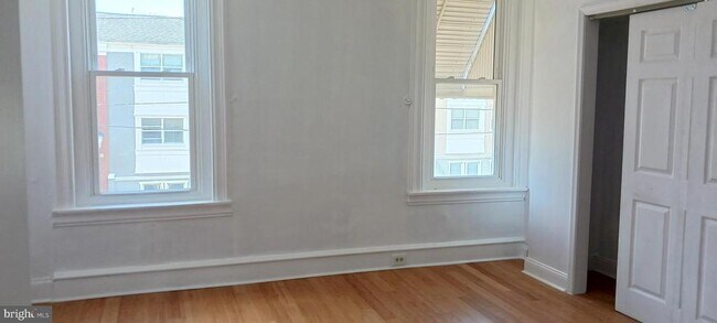 Building Photo - 607 N 33rd St