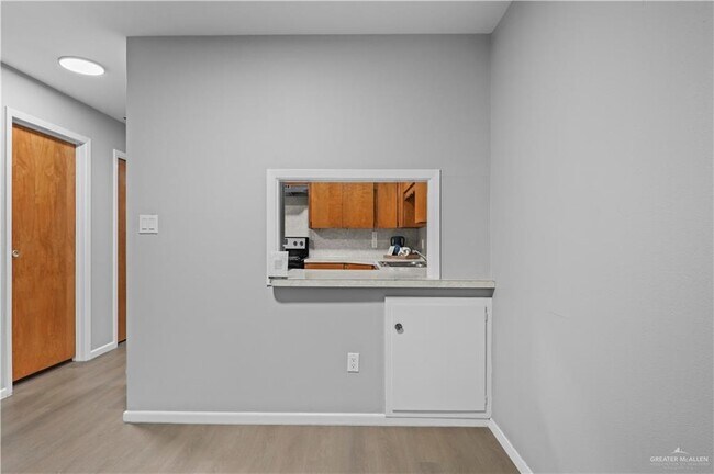 Building Photo - 401 N 41st St