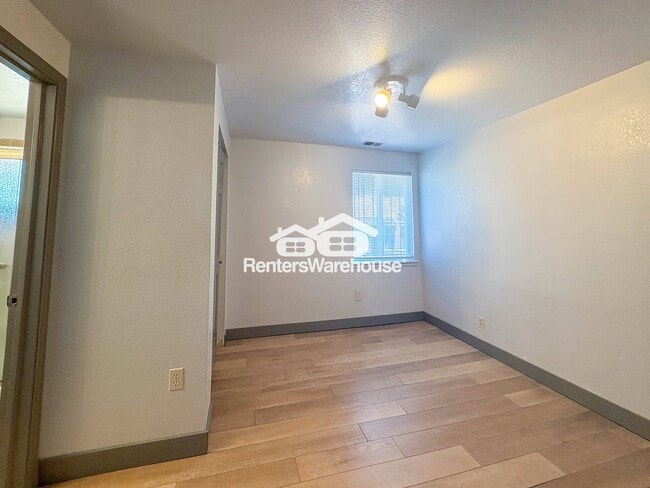 Building Photo - 1546 Valentia St
