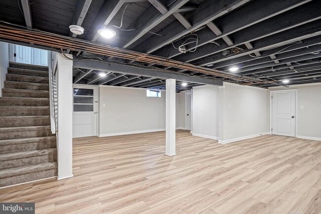 Building Photo - 10 Garfield Ave