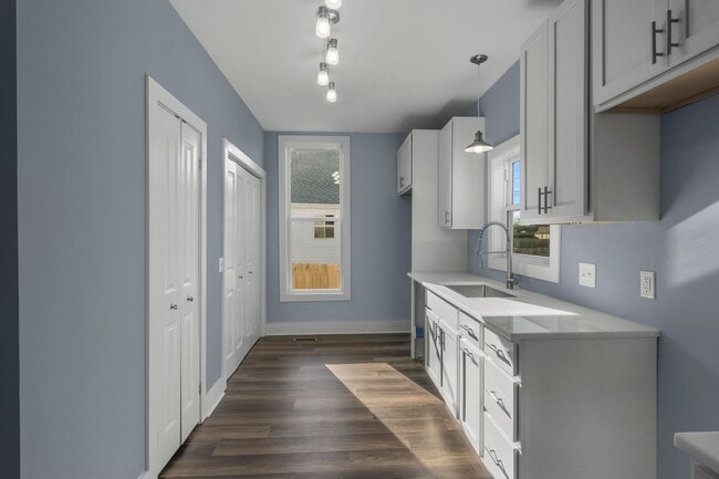 Building Photo - Four Bedroom Ranch in Elizabeth Park!