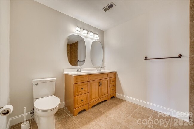 Building Photo - 13822 Queens Harbor Rd