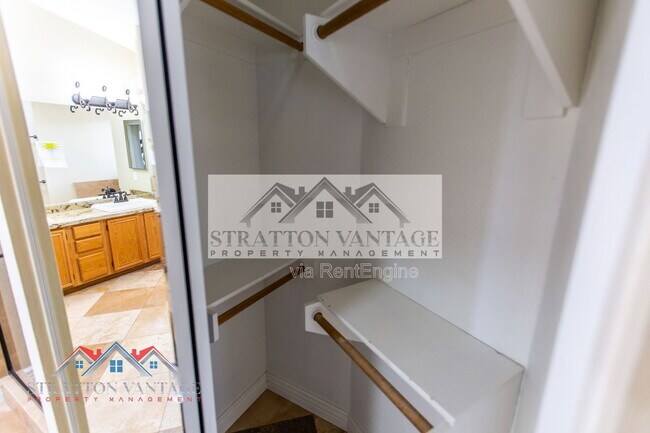 Building Photo - 7420 W Los Gatos Dr