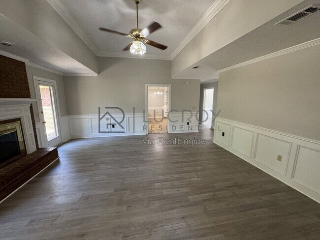Building Photo - 33 Sandlewood Dr