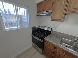 Building Photo - 650 W Gardena Blvd