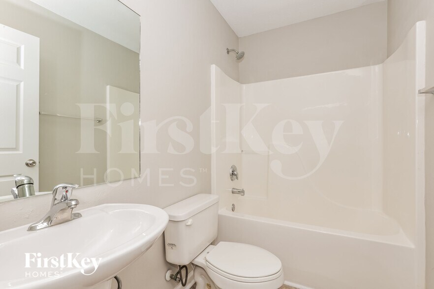 Building Photo - 869 Maricopa Dr