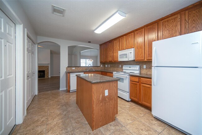 Building Photo - 13205 Enchanted Way