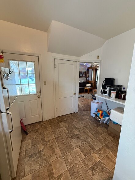 Building Photo - 511 2nd Ave