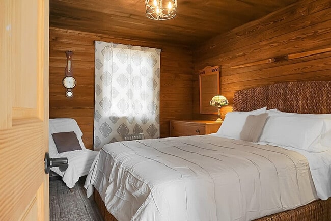 Building Photo - 7951 Doar Rd