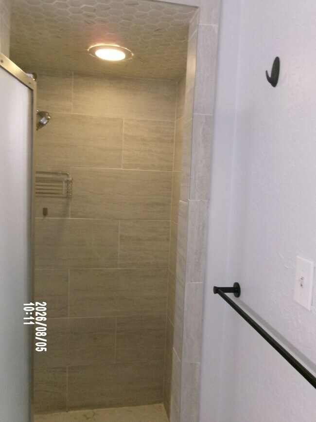 Building Photo - 6049 SW Atterbury Dr