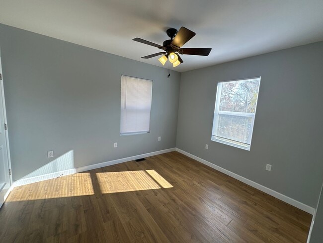 Building Photo - Renovated Single Family Home