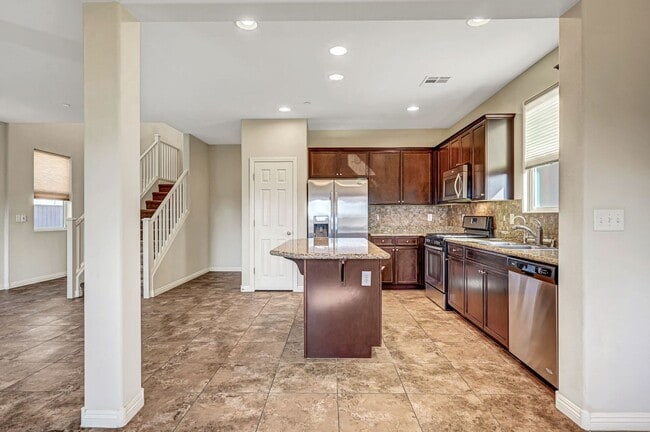 Building Photo - Henderson Home with Beautiful Strip Views