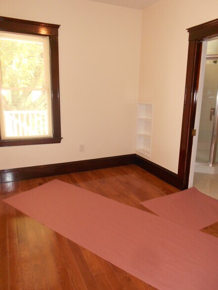 Building Photo - 54 Hobson St