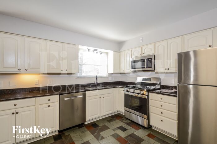 Building Photo - 1530 Froesel Dr