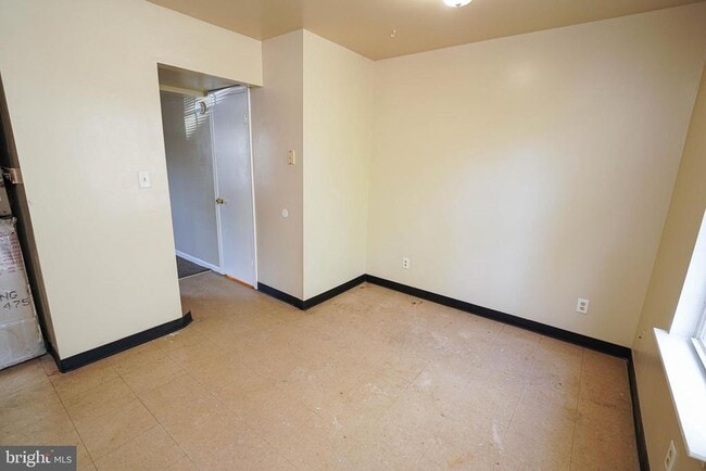 Building Photo - 1421 Emerson Ave