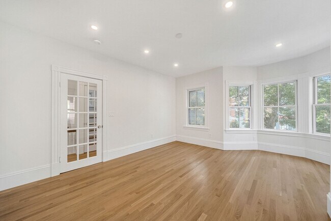 Building Photo - 20 Albion Pl