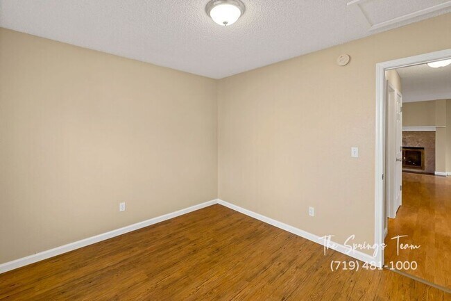 Building Photo - 5833 Bow River Dr