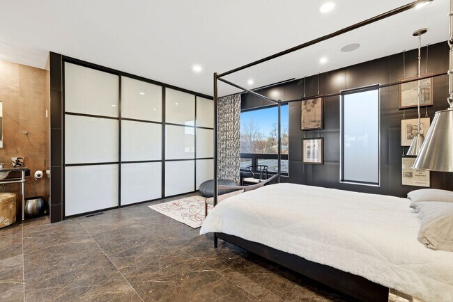 Building Photo - Luxury Furnished Rental in the Heart of Denver - Custom finishes meets undeniable style!