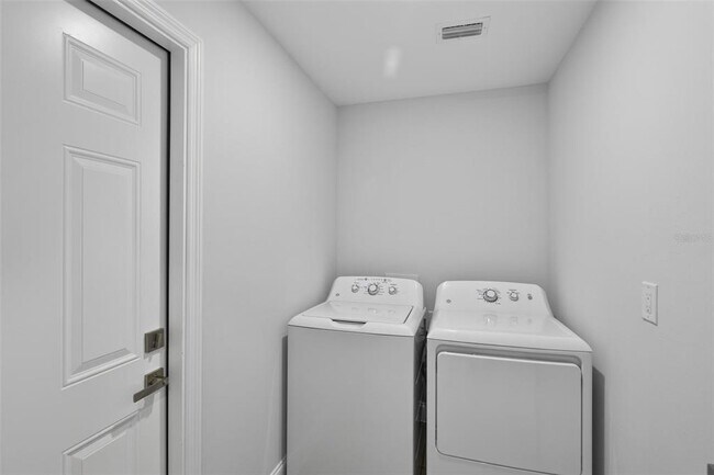 Building Photo - 375 Denver Dr