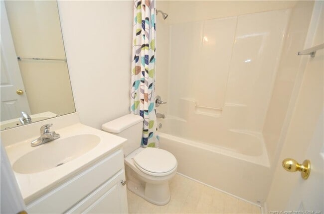 Building Photo - 416 Oak Pine Dr