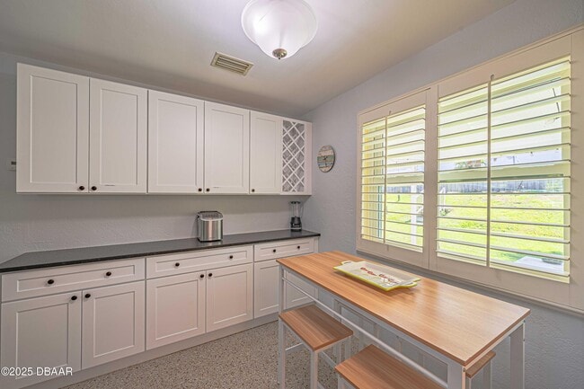 Building Photo - 3948 Cardinal Blvd