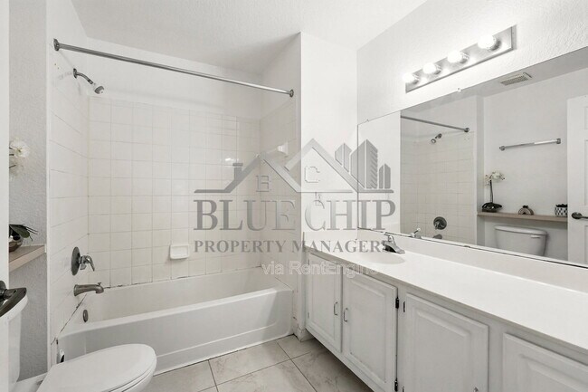 Building Photo - 4005 Venetian Bay Dr
