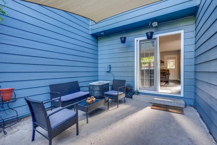 Patio - 1906 S Balsam St