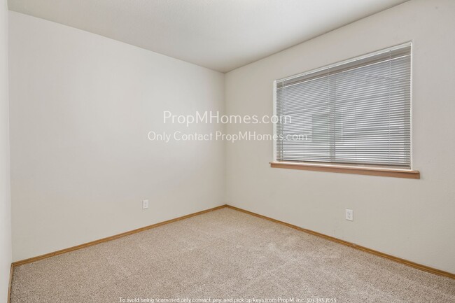 Building Photo - Charming Townhome in South-East Portland: ...