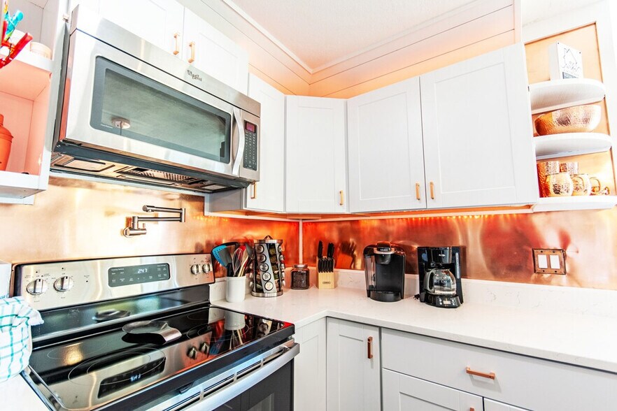 Building Photo - 4000 Gulf Terrace Dr