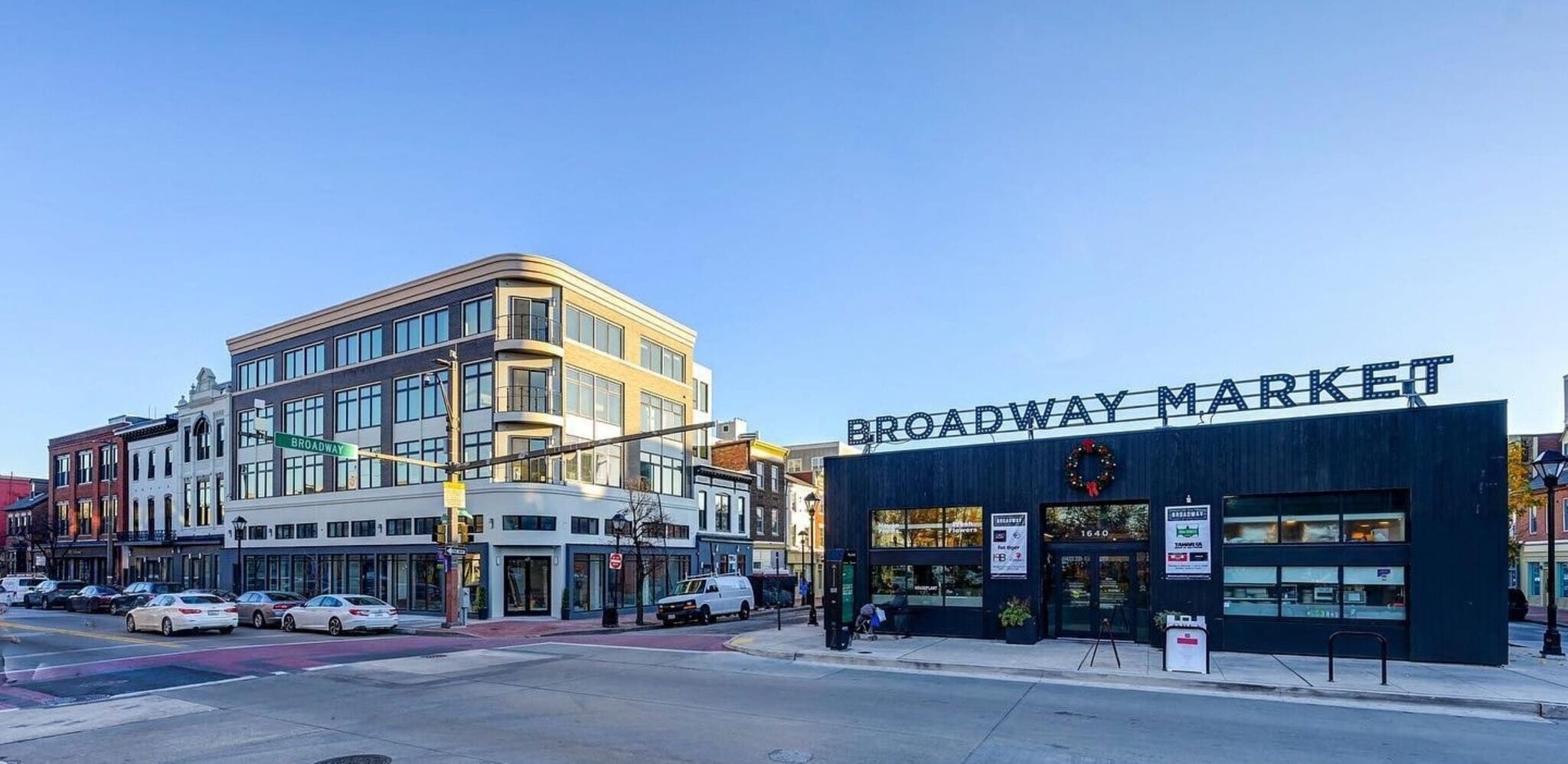 Building Photo - 601 S Broadway