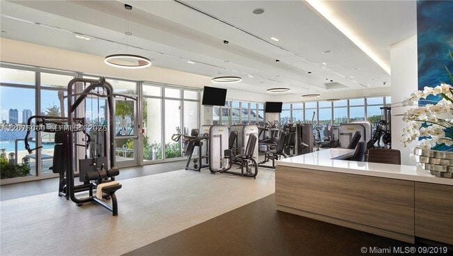 Building Photo - 17301 Biscayne Blvd