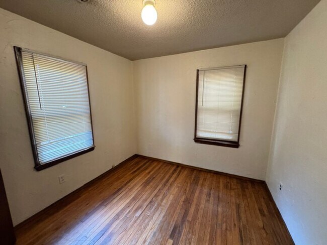Building Photo - 4131 Laverne St