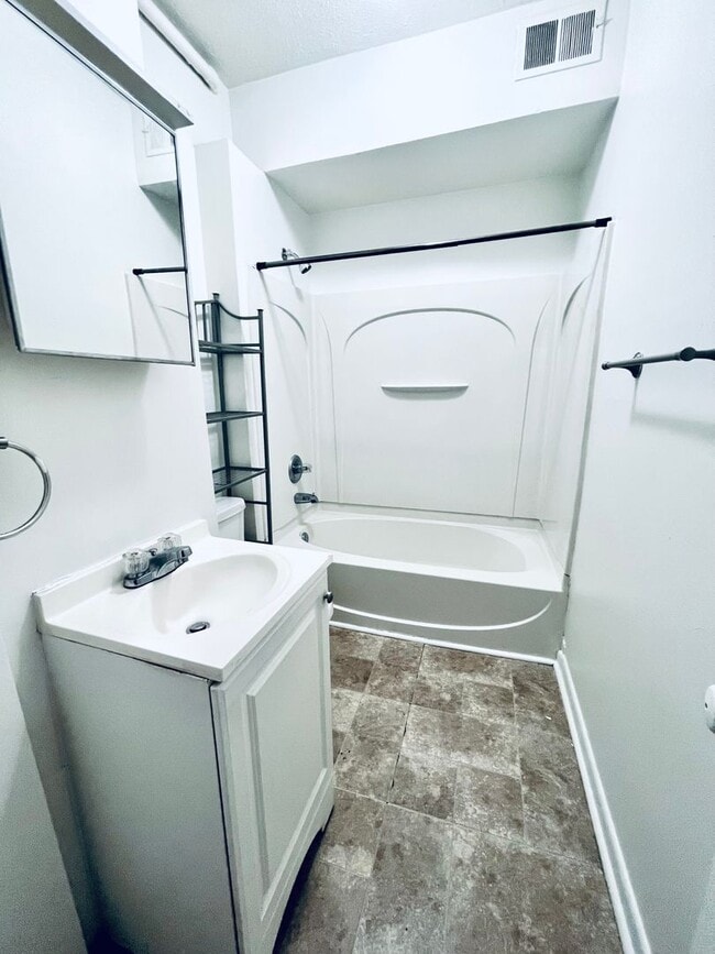 Building Photo - 307 Woodbine St