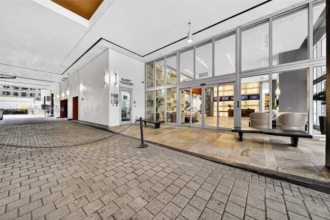 Building Photo - 500 Brickell Ave