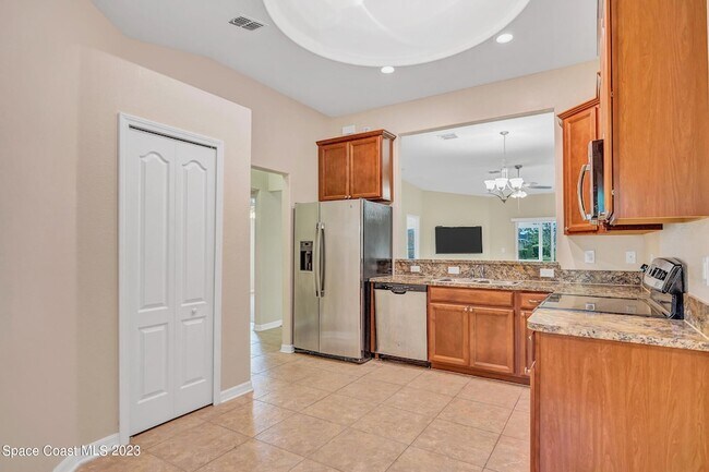 Building Photo - 3496 Bancroft Dr