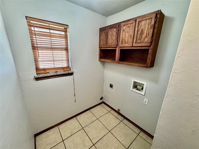 Building Photo - 409 Sage Brush Rd