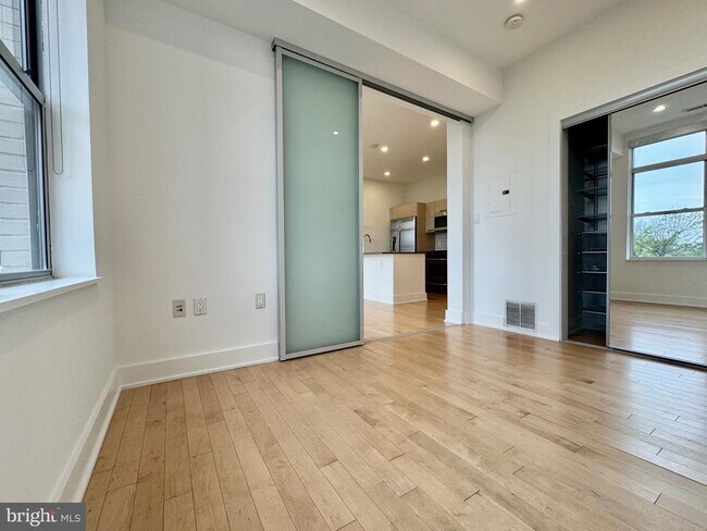 Building Photo - 1616 11th St NW