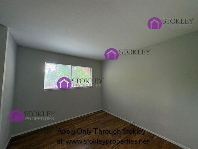 Building Photo - 1613 Lynwood Dr