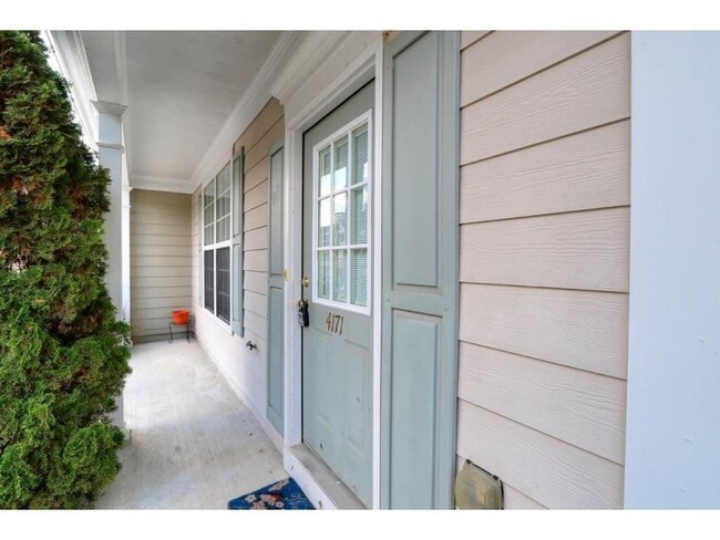 Building Photo - 4171 Howell Park Rd