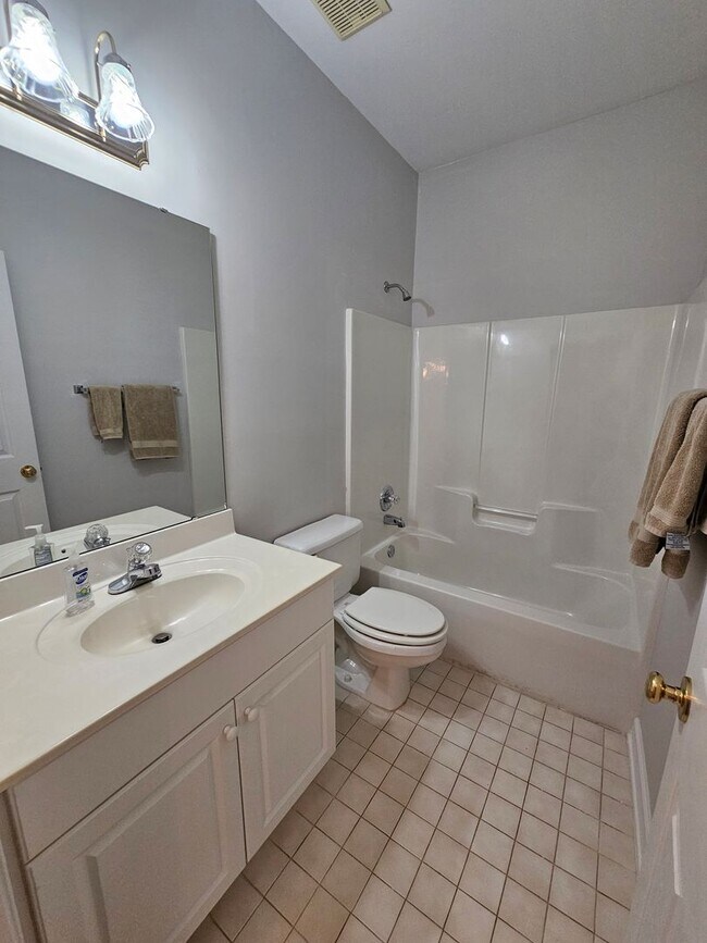 Building Photo - 104 Beeley Ct