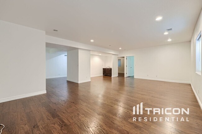 Building Photo - 15577 East 115th Place