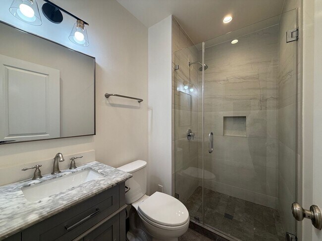 Building Photo - 94 Clearview Dr