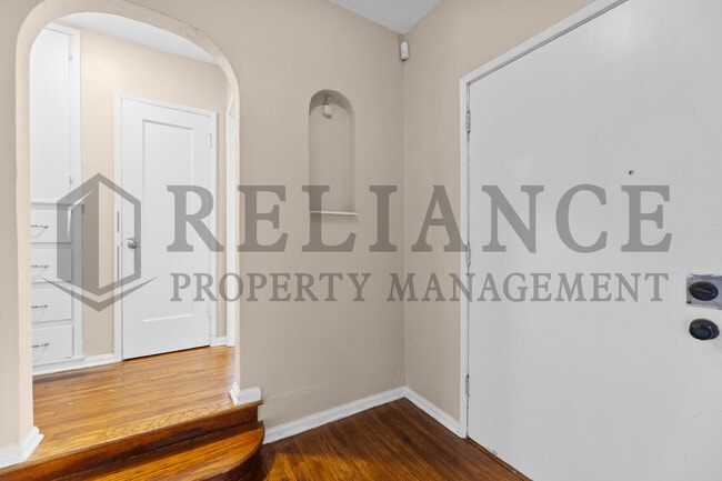 Building Photo - 2318 E Mesita St