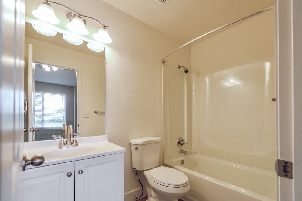 Building Photo - 1837 W Cavallo Dr