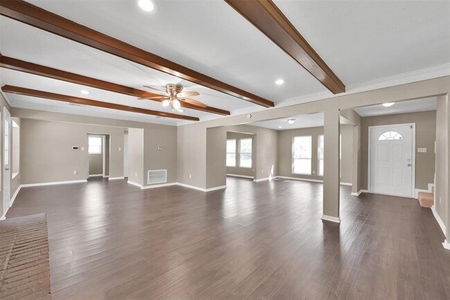 Building Photo - 696 Ravensworth Dr