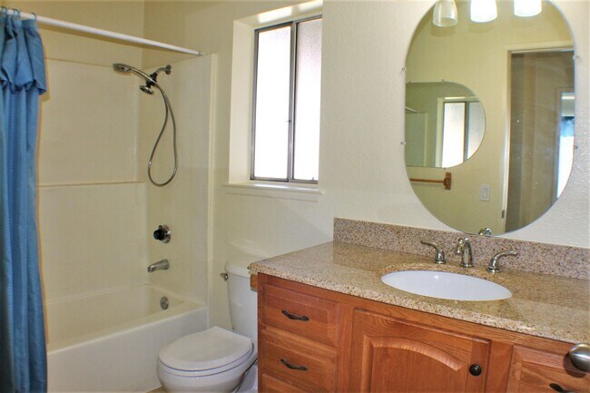 Building Photo - 25740 Rosebay Ct