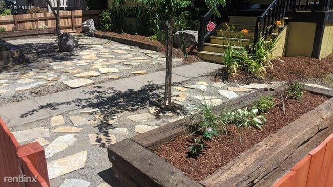 Building Photo - 5 br, 1.5 bath House - 1280 4th Street NE